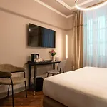 Loly Boutique Hotel