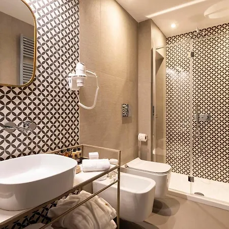 Hotel Loly Boutique 4*
