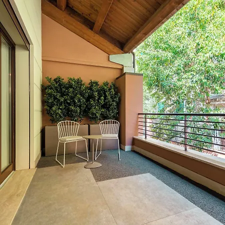 Loly Boutique Hotel