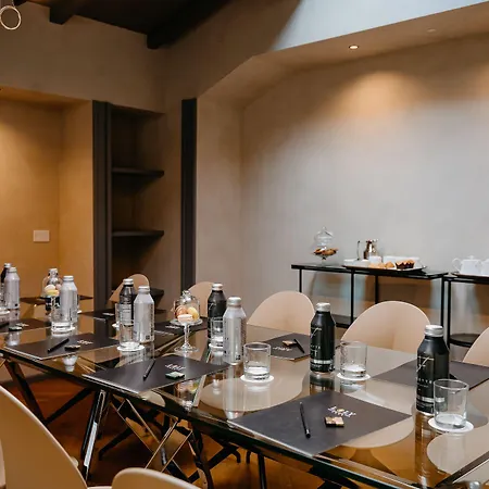 Loly Boutique Hotel 4*