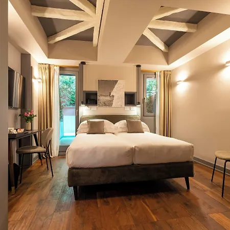 فندق Loly Boutique 4*