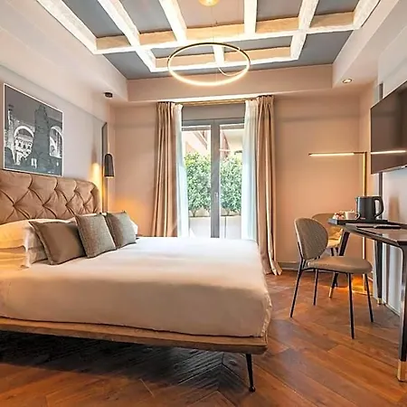 Loly Boutique 4*