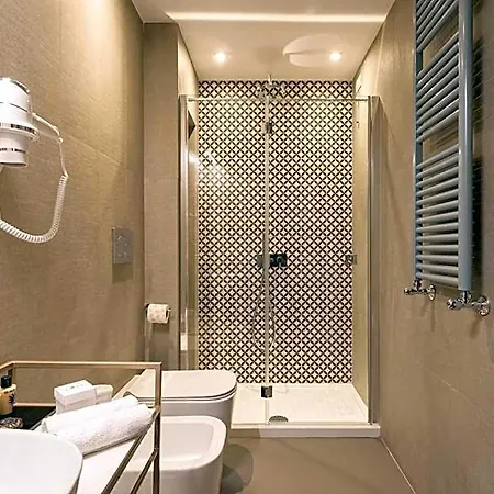 Loly Boutique 4*
