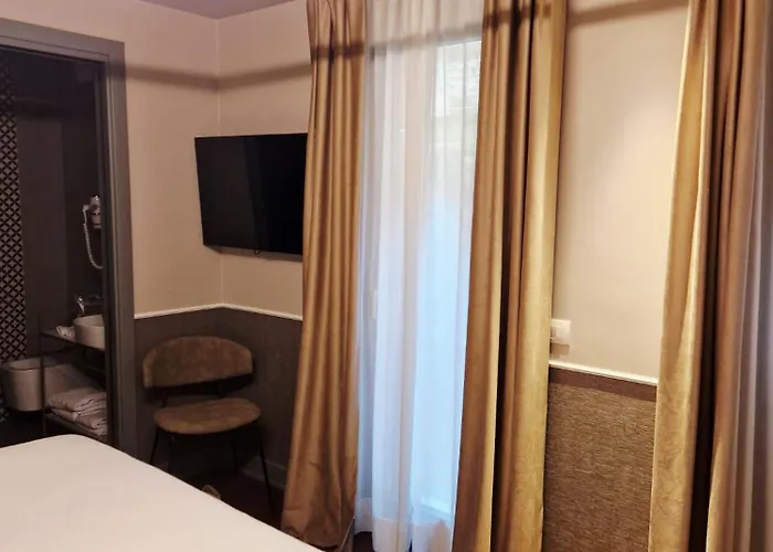 Loly Boutique Hotel 4*