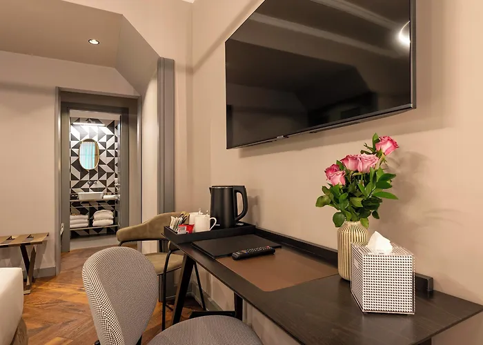 Loly Boutique 4* Rom