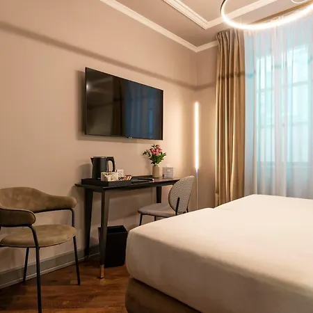 Loly Boutique Hotel